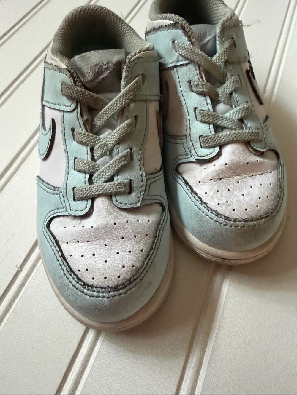 Nike Kids Mint Green and White Low-Top Sneakers - Picture 2 of 6